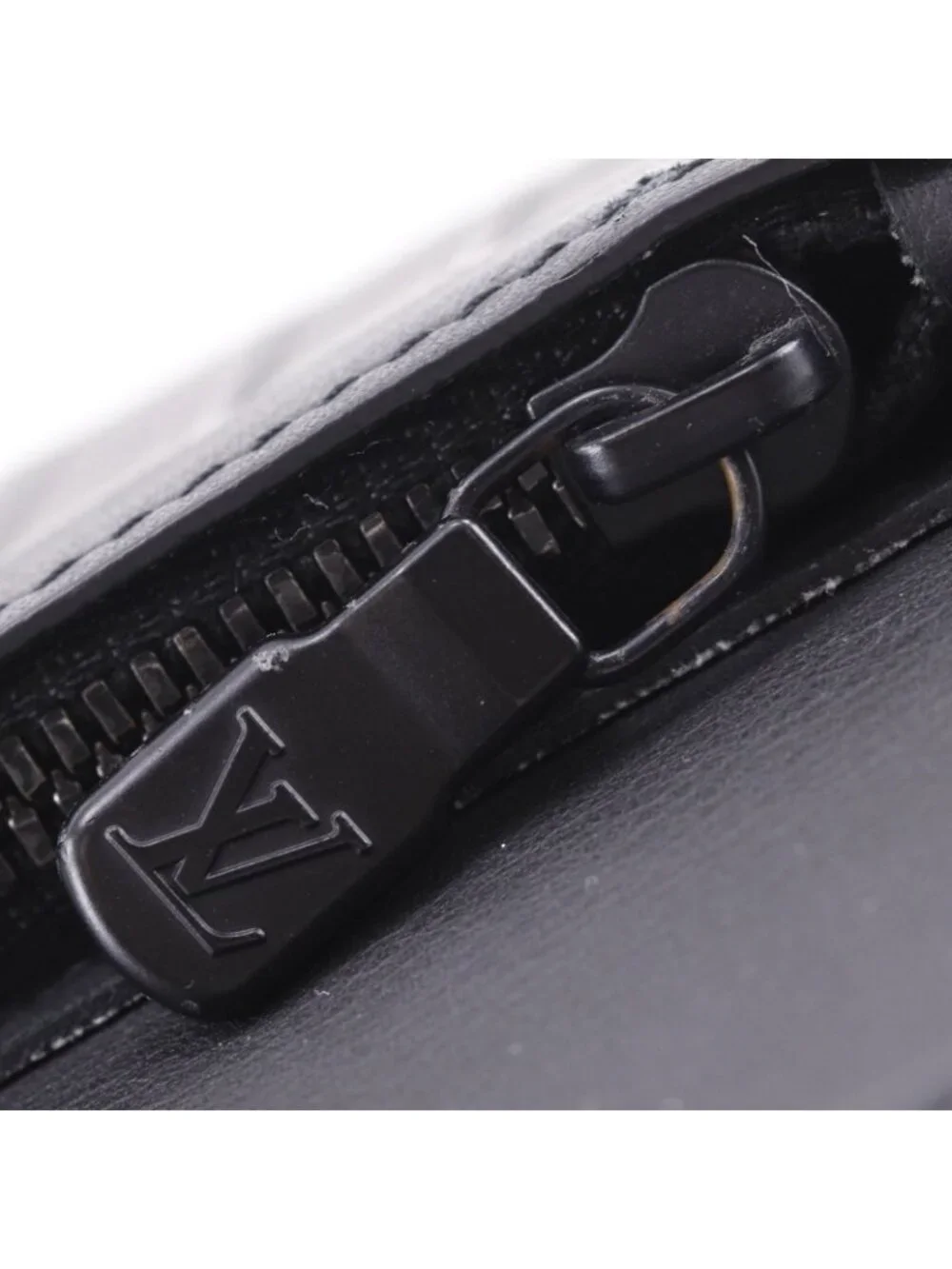 Louis Vuitton Portefeuille Brazza Monogram Shadow Leather Black Wallet